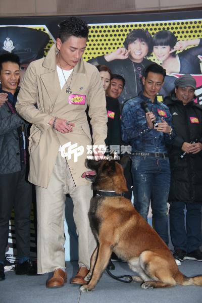 Mỹ nam Huỳnh Tông Trạch bất ngờ tô son đi sự kiện - 4