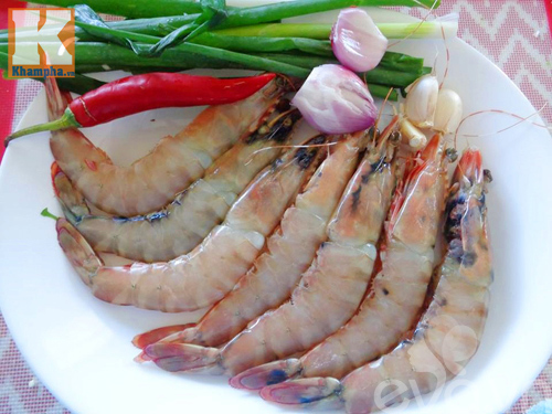 Tôm rang muối sả hấp dẫn cuối tuần - 1