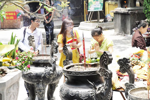 Bà bầu có nên đi lễ chùa? - 1