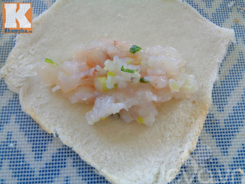 Bánh mỳ cuộn tôm chiên xù đơn giản cho bữa sáng - 3