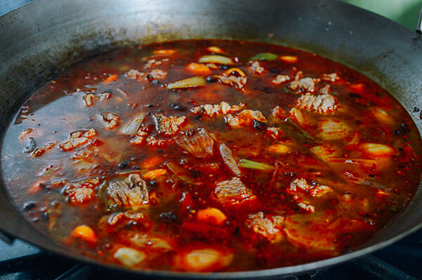 Bún bò sốt vang nóng hổi vào bữa sáng - 8