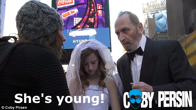 Sự thật gây sốc về đám cưới chú rể 65 tuổi, cô dâu 12 tuổi - 3