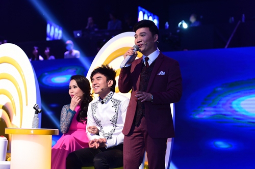 Đan Trường - Cẩm Ly tình cảm khoác tay nhau trên ghế nóng - 4