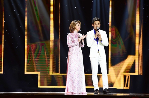 Quang Dũng bật dậy khỏi ghế, song ca cùng thí sinh - 6