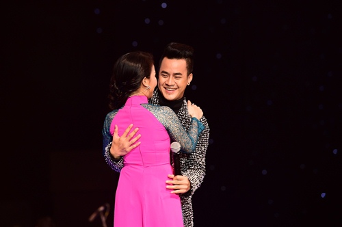 Quang Dũng bật dậy khỏi ghế, song ca cùng thí sinh - 12