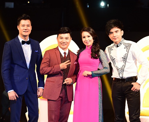 Quang Dũng bật dậy khỏi ghế, song ca cùng thí sinh - 1