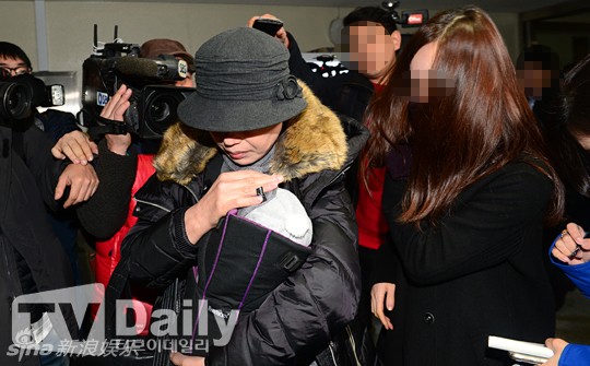 Kim Hyun Joong không giành được quyền nuôi con - 1