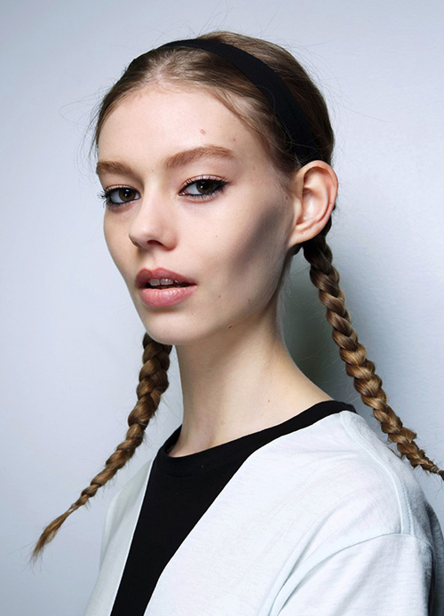 Cột tóc 2 bên giúp bạn trẻ ra chục tuổi - 7