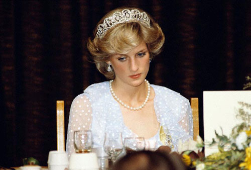The Tearful Life of Princess Diana - 1