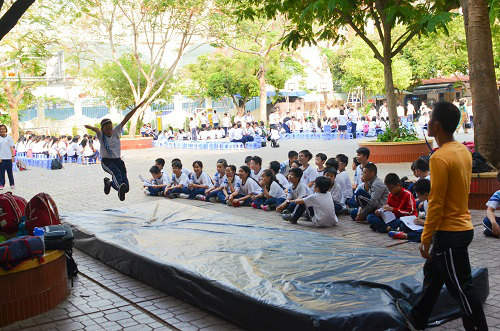 Phụ huynh băn khoăn với thu học phí bằng thẻ học đường SSC - 2