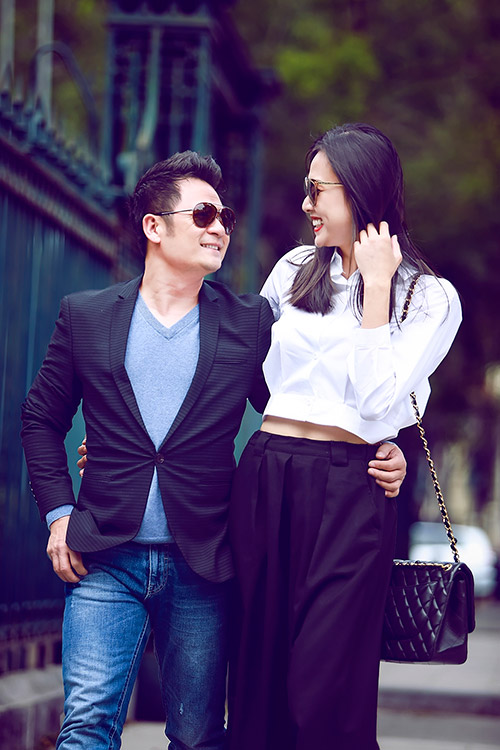 Bằng Kiều nắm chặt tay Dương Mỹ Linh giữa phố Hà Nội - 3