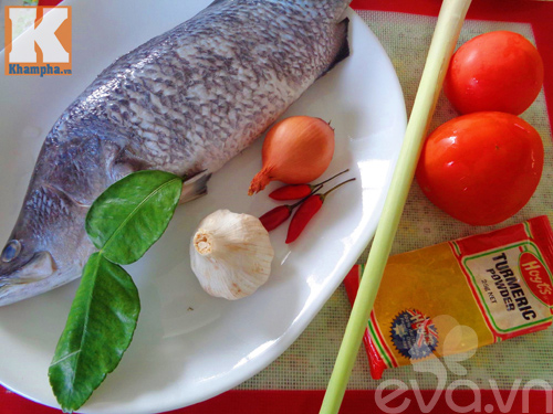 Ngon mê với cá hấp chan cà chua lạ miệng - 1