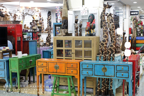 Lạc lối giữa thiên đường mua sắm giá rẻ dưới lòng đất - 11