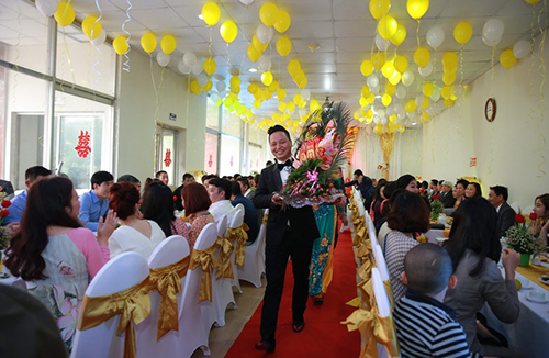 Chồng Á hậu Trà My đi xế sang đến hỏi vợ - 5