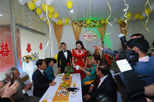 Chồng Á hậu Trà My đi xế sang đến hỏi vợ - 8