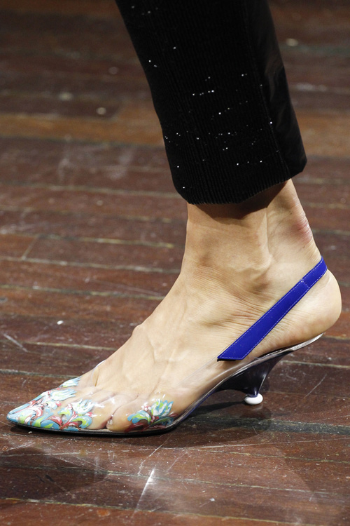 Những tuyệt phẩm giày boots từ sàn diễn thu đông 2016 - 12