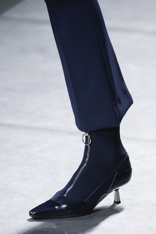 Những tuyệt phẩm giày boots từ sàn diễn thu đông 2016 - 16