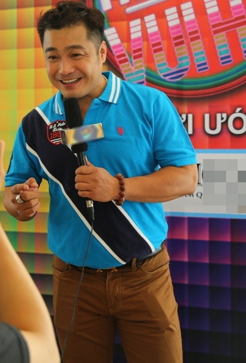 Mẹ Ngọc Sơn lo cho sức khỏe của con trai - 8