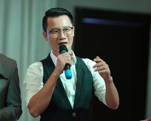 Mẹ Ngọc Sơn lo cho sức khỏe của con trai - 10