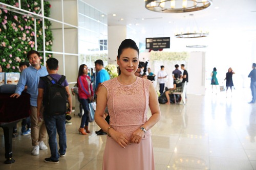 Mẹ Ngọc Sơn lo cho sức khỏe của con trai - 11