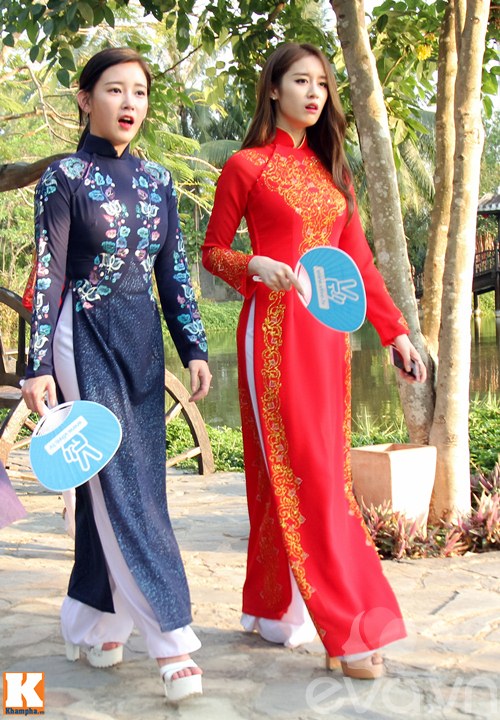 T-ara đẹp hút hồn khi diện áo dài truyền thống Việt Nam - 13