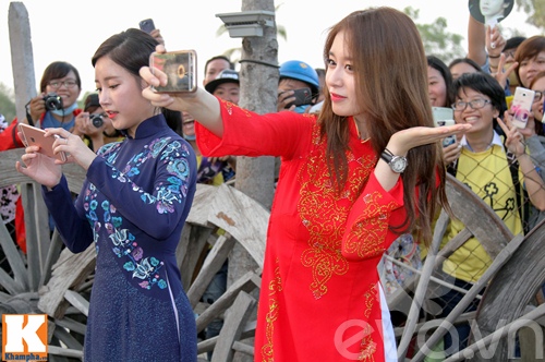 T-ara đẹp hút hồn khi diện áo dài truyền thống Việt Nam - 5