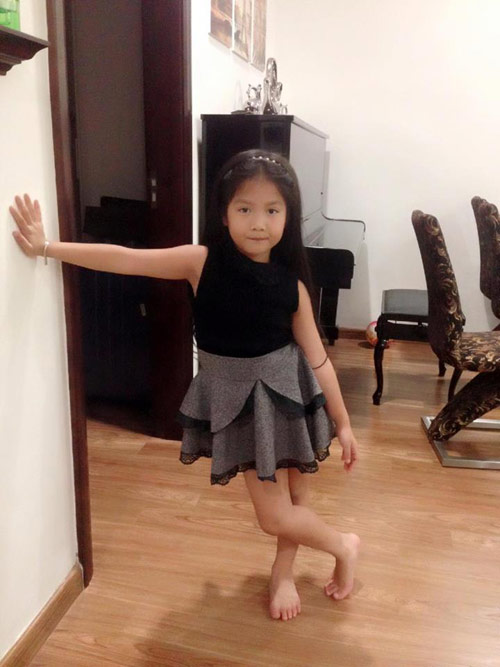 Ảnh dáng chuẩn, mặt xinh của cô bé điệu nhất ‘Bố ơi’ mùa 2 - 5