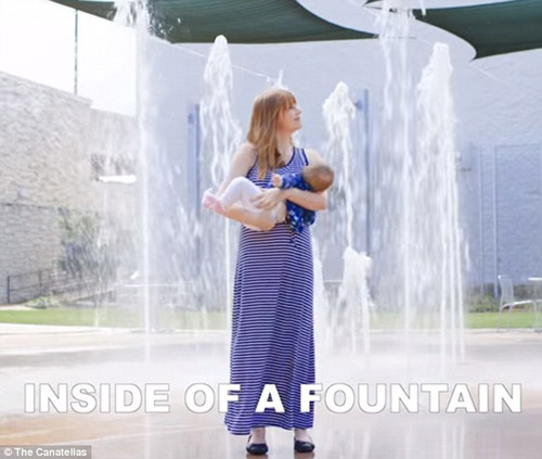 Clip mẹ trẻ xinh đẹp kéo áo cho con bú mọi nơi gây “sốt” - 2