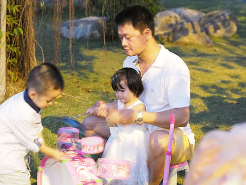 Phan Thị Lý làm tiệc thôi nôi ngọt ngào cho con gái - 8