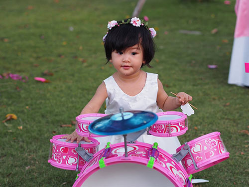 Phan Thị Lý làm tiệc thôi nôi ngọt ngào cho con gái - 12