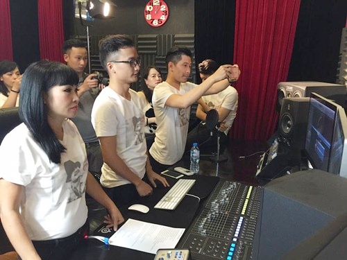 Vợ con vượt nỗi đau, đi thu âm ca khúc của Trần Lập - 3