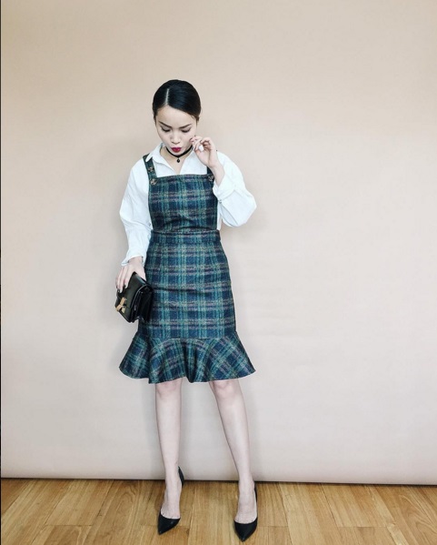 Váy dưới 700 ngàn nhưng xinh lung linh của Yến Trang-Yến Nhi - 1