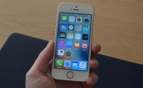 Cận cảnh iPhone SE vừa trình làng gây thất vọng cho người hâm mộ Apple - 1