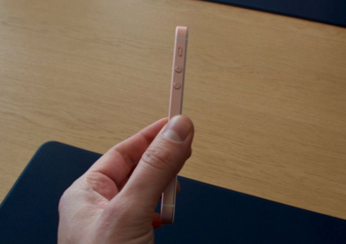 Cận cảnh iPhone SE vừa trình làng gây thất vọng cho người hâm mộ Apple - 8