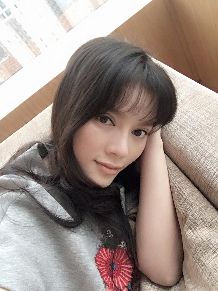 Lý Nhã Kỳ trẻ trung như thiếu nữ với tóc mái thưa - 2