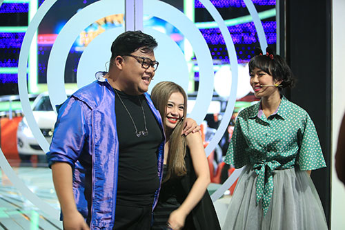 Mia tình tứ Vương Khang trên sân khấu - 6