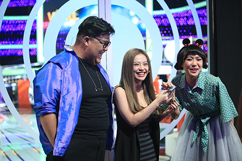 Mia tình tứ Vương Khang trên sân khấu - 7