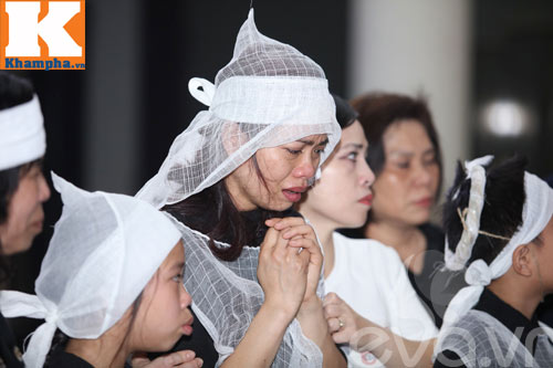 Rớt nước mắt trước hình ảnh vợ con NS Trần Lập trong lễ tang - 8