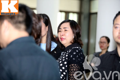 Rớt nước mắt trước hình ảnh vợ con NS Trần Lập trong lễ tang - 14