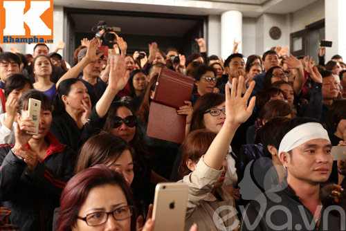 Rớt nước mắt trước hình ảnh vợ con NS Trần Lập trong lễ tang - 16