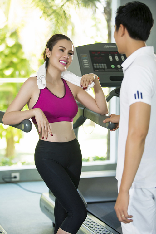 Bí quyết để có vòng eo con kiến của á hậu 3 con - 4