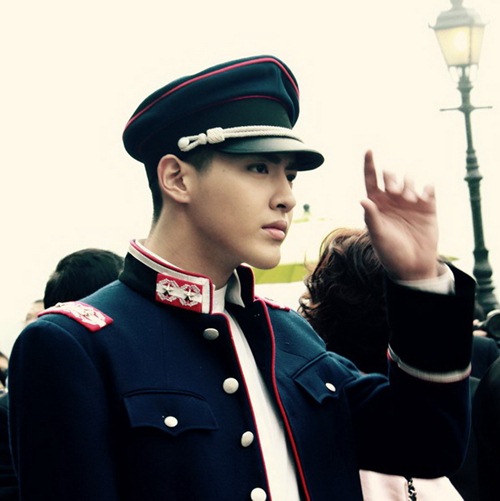 Ai sẽ thay Song Joong Ki làm soái ca trong quot;Hậu duệ của mặt trờiquot; Trung? - 6