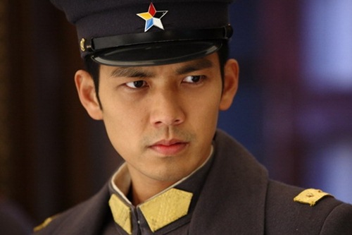 Ai sẽ thay Song Joong Ki làm soái ca trong quot;Hậu duệ của mặt trờiquot; Trung? - 1