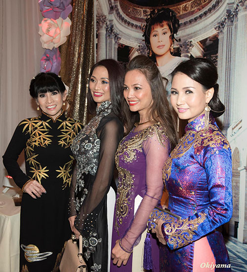 Hoa hậu Sương Đặng diện áo dài cung đình trên đất Mỹ - 1