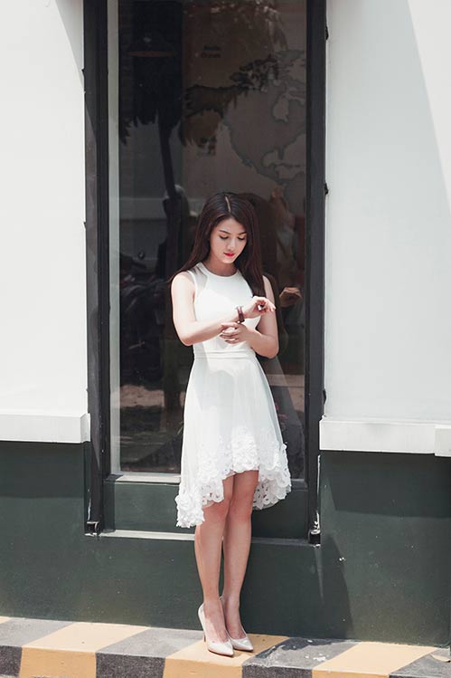 Linh Napie tình tứ, ngọt ngào cùng Ray Võ trên phố - 2