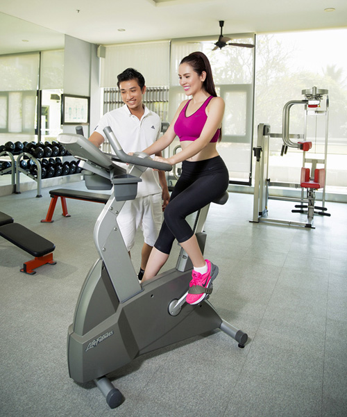 Bí quyết để có vòng eo con kiến của á hậu 3 con - 3