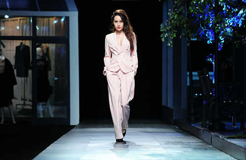 Thưởng thức quot;5 trái ngọtquot; của The Fashion Show - 7