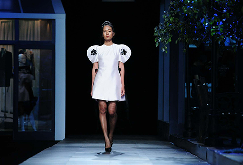 Thưởng thức quot;5 trái ngọtquot; của The Fashion Show - 4