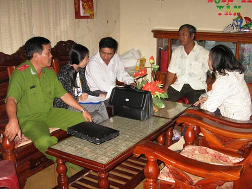 Không thể lấy mẫu kiểm nghiệm vụ ruốc nhuộm hóa chất - 1