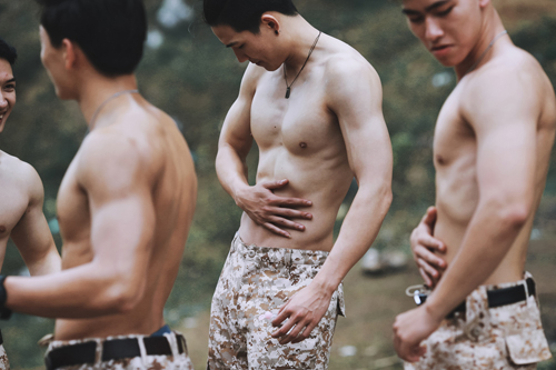 Bộ ảnh cưới “Hậu duệ mặt trời” phiên bản Việt gây sốt - 9